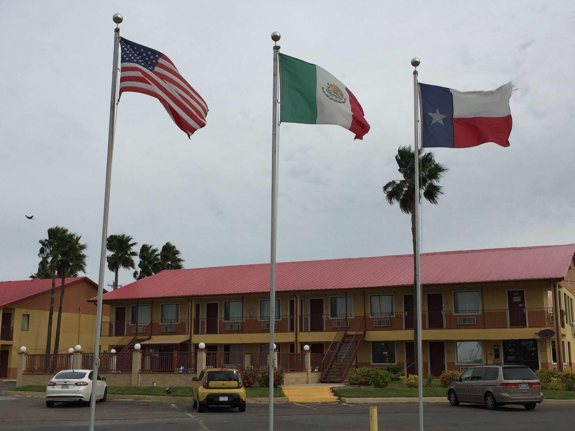 Deluxe Inn Airport McAllen Exterior foto